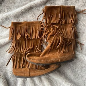 minnetonka fringe moccasins